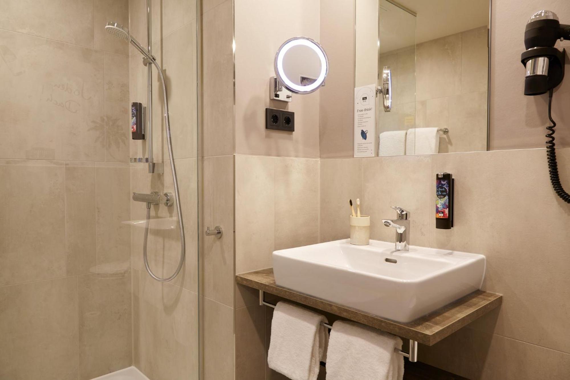 Holiday Inn - The Niu, Hub Dusseldorf Messe By Ihg Luaran gambar